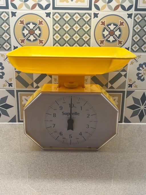 Buy & Sell Hertfordshire North Hertfordshire - Photos for Vintage Yellow Kitchen Scales