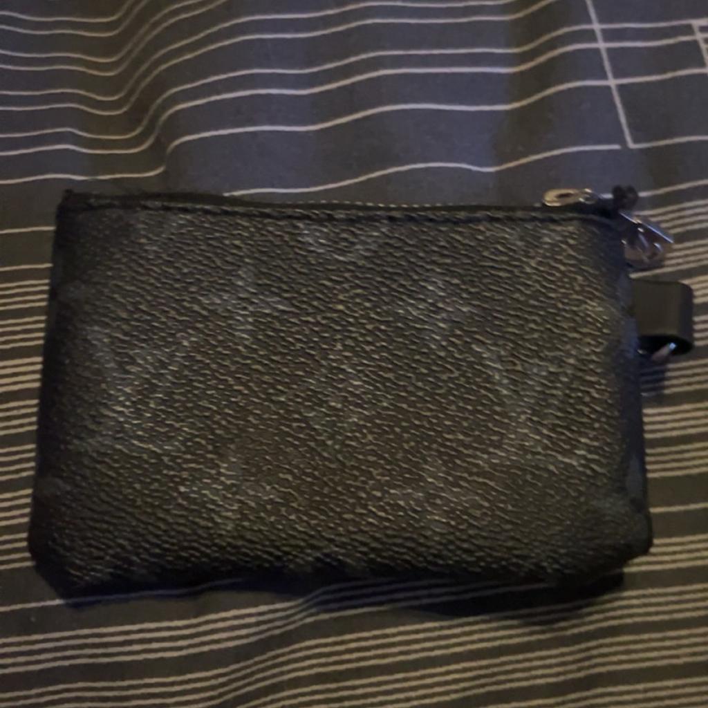 This bag is like new condition
And a great buy