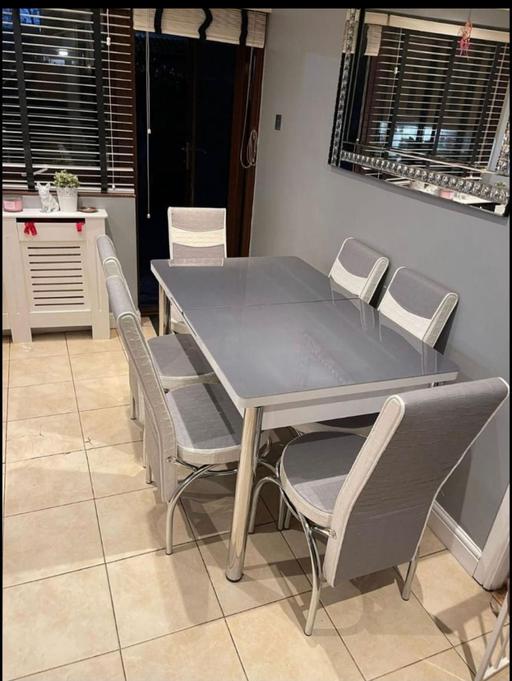 Buy & Sell Kidbrooke South East London - Photos for GLASS TOP EXTENDABLE DINING TABLES.