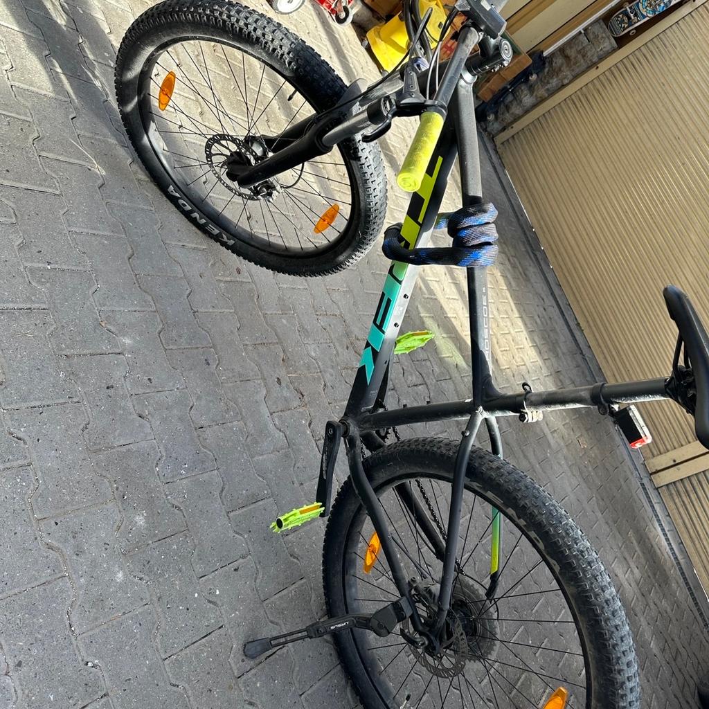 Trek Mountainbike „Roscoe 6“
Sehr guter Zustand, einwandfrei funktionsfähig
Fahrradschloss inklusive
Preis verhandelbar