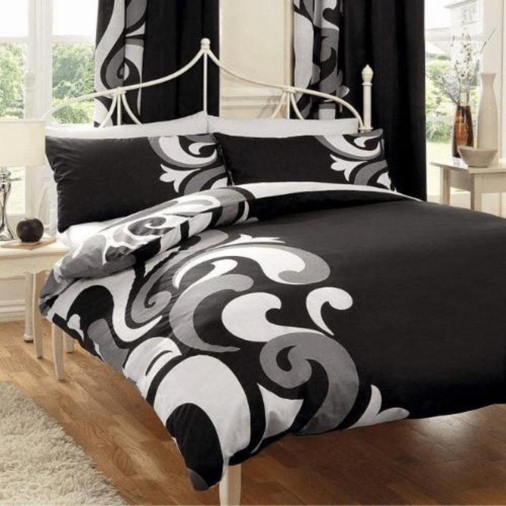Tones of Grandeur duvet set double

Enhance your bedroom ambiance with our minimalist bedding set featuring timeless tones. This elegant and stylish design effortlessly adds sophistication to any modern decor. Button fastening.

include 2 pillow cases. 50/50 poly-cotton blend. Machine Washable.

Brand new