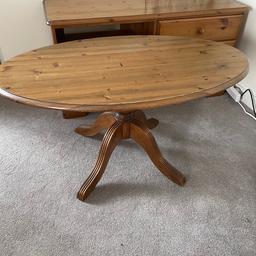 Few scuffs on coffee table fine rub and stain would look great so seling cheaper