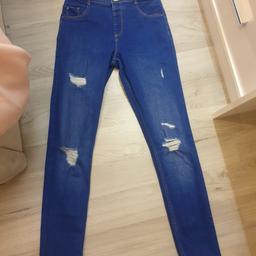 Girls #riverisland distressed Molly Jeans with adjustable waistband 

Size: 12 years (might be better suited to age 10-12 years, depending on the child)
Inside leg length: 26"/66cm long 
Colour: blue 

Condition: #likenew only worn once and still looks great!