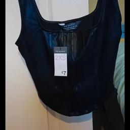 New black crop top 2xs pick up only Heckmondwike please see my other post thanks