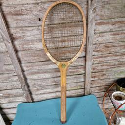 Vintage early 20th century tennis racket. Slazenger 'challenge'
Worn condition.
Used as Wall hanging/ home decor.