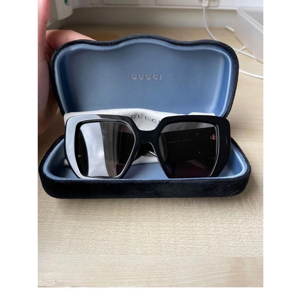Gucci Black Oversized Sunglasses
Very good condition