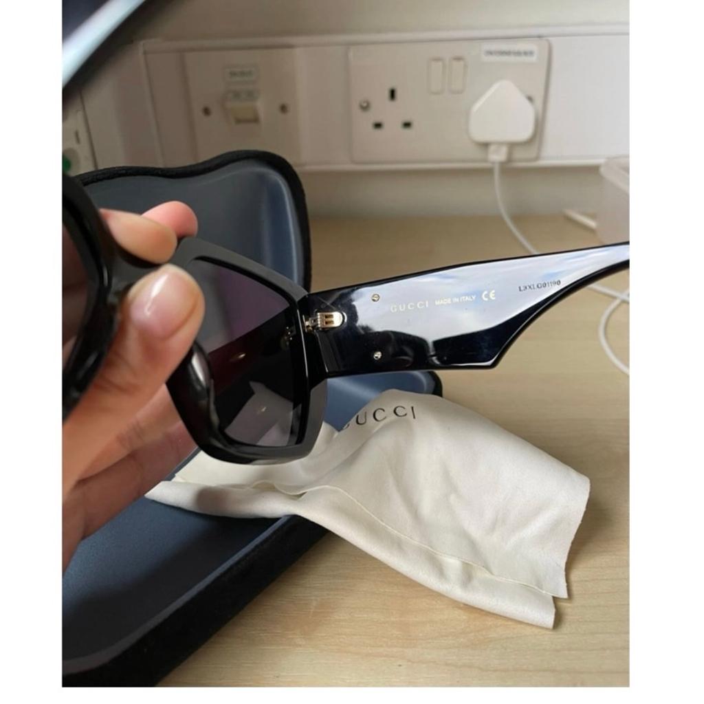 Gucci Black Oversized Sunglasses
Very good condition