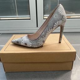 Stunning court shoe, silver and lace effect!! Purchased from next. Worn once! Like new! Absolutely beautiful and eye catching!