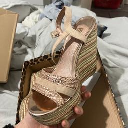 Excellent condition! These are labelled as size 8 but I’m a 7 and they fit like a 7
