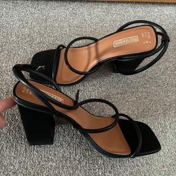 schwarz, braune Damen High Heels mit 8,7 cm Absatzhöhe in Größe EU 38 von Primark / nur einmal anprobiert, ansonsten nicht benutzt