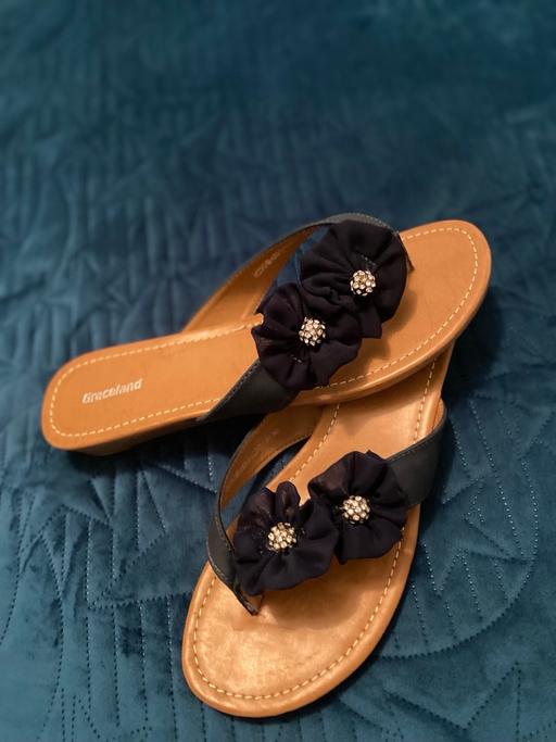 Buy & Sell Kent Dartford - Photos for Navy blue sandals