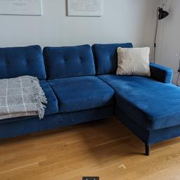 Hello,
I have a corner sofa with a storage space and sleeping function from home24 for sale.

Detailed description available at home24.de (look for Mørteens Ecksofa SOLA mit Longchair Dunkelblau davorstehend rechts)

The longchair part can be easily detached from the rest for transport. The two parts have the following dimensions: 70x90x145 and 70x82x148

Transport is not included.

The picture with dimensions by home24.de