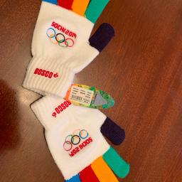 Genuine brand new unworn labelled gloves from Sochi Winter Olympics 2014
Labelled as XS/S but fit women as on photo
Max length tip finger to cuff edge 9” and max width 4” unstretched.