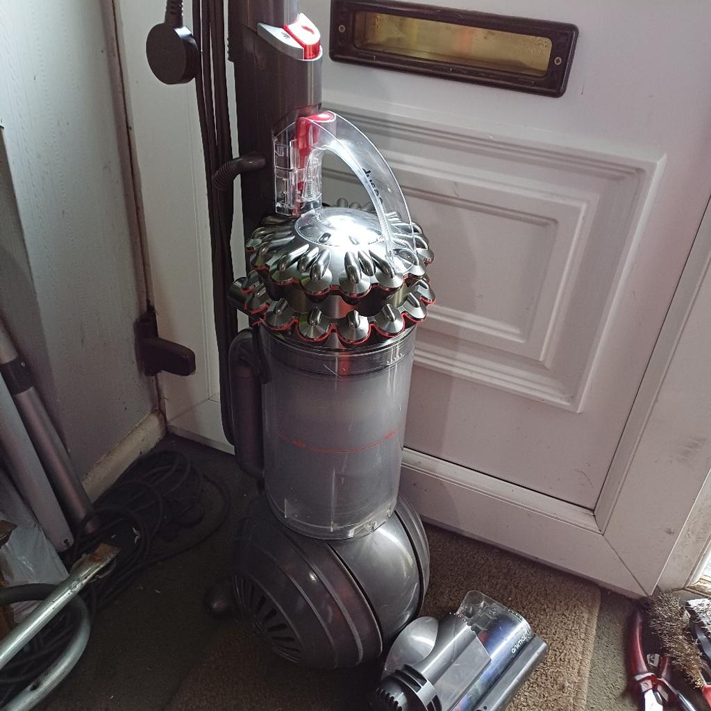 DYSON DC75 CINETIC 1300W VACUUM CLEANER £70 in BB3 Darwen für 70,00 ...