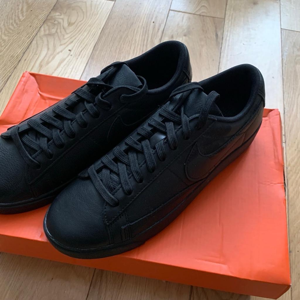 Nike Blazer Low
Black Leather
Size 5
New & unworn (can’t find the original box though)