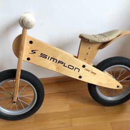 Verkaufe gebrauchtes Holzradel der Firma Kokua Like Bike. Es ist die zweite Größe, also nicht das ganz kleine Rad. Wurde original von Simplon beschriftet. Kann aber natürlich auch entfernt werden.
