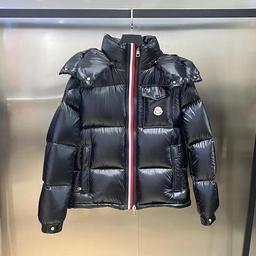 Brand New Moncler Montbeliard Size 4. Comes with the original dust bag, hangar and the coats hood.

Really warm coat and the hood is adjustable

£550 or nearest offer