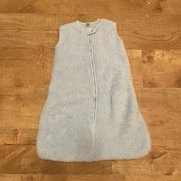 Verkaufe einen weichen Fleece Schlafsack für 6-12 Monate altes Kind (68cm lang). Der Schlafsack ist wie neu, wurde nie benutzt. 

Raucherfreier Haushalt 

Selbstabholung
