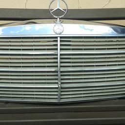 Der Kühlergrill mit Stern für einen Mercedes W123 ist in einem guten Zustand,die Anschraubpunkte und Kunststoffteile sind in Ordnung
(siehe Bilder).
Nur an Selbstabholer nach Terminabsprache.