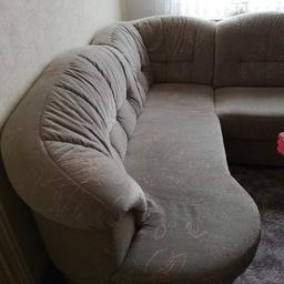 Schöne Eck-Couch mit Ottomane (viel Stauraum) und Schlaffunktion
* 2,50 m x 2,0 m
* Stoffbezug (hell graugrün)
* keine Beschädigungen, Zustand: fast wie neu
* Besichtigung vor Ort möglich
* Preis: 450,-€ ,auch auf VB-Basis, Barzahlung bei Abholung (Selbstabholer)