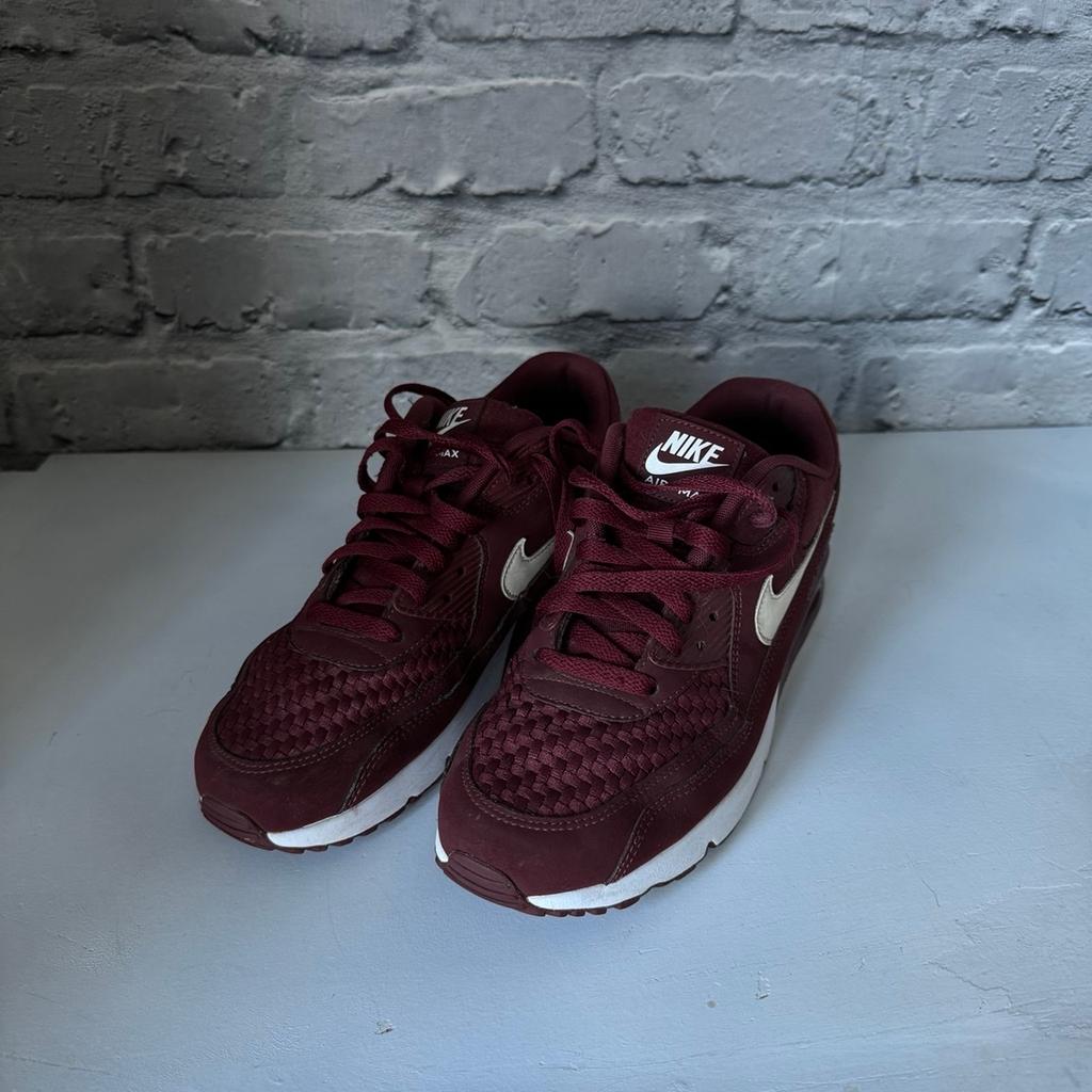 • Nike Air Max 90s
• Burgundy Red
• UK Size 7
Price includes free delivery!