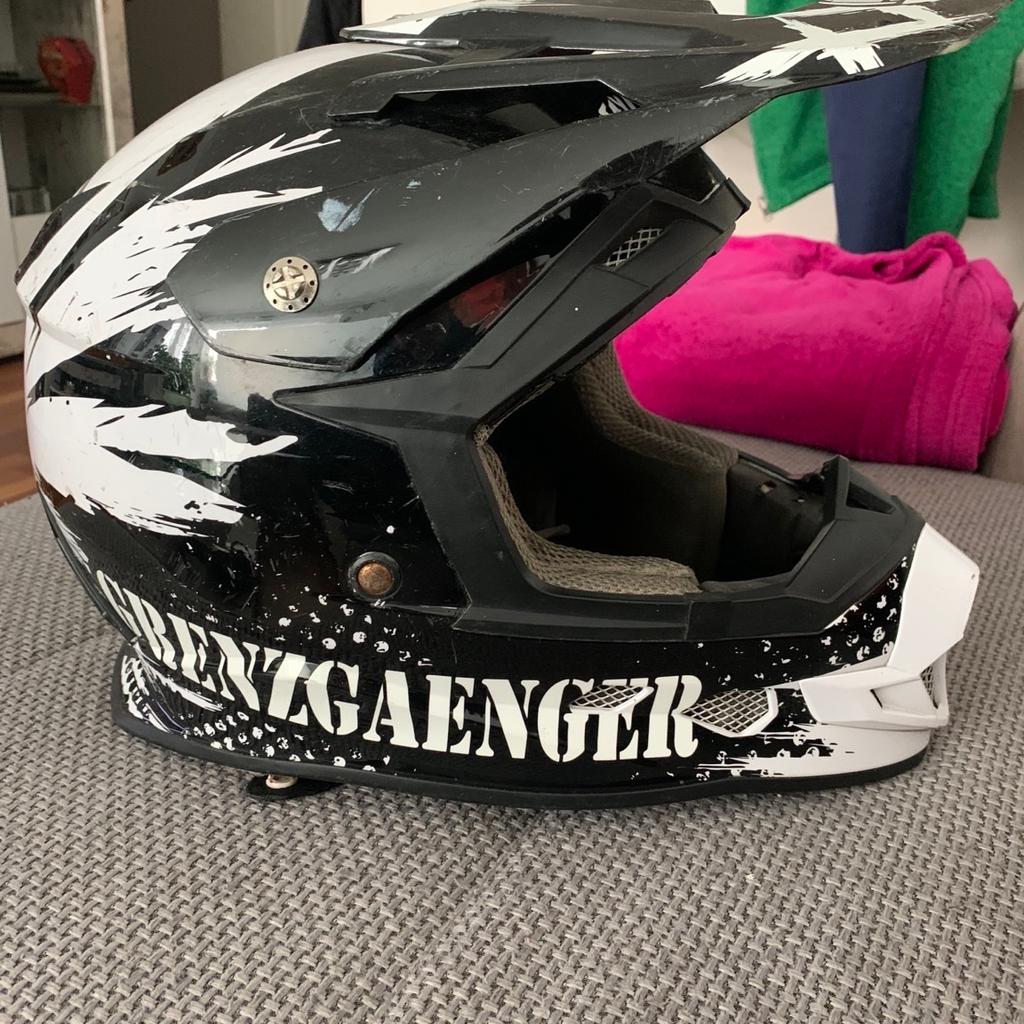 Hiermit verkaufe ich mein Motocross Helm.
Marke: Grenzganger
Größe: L
Gebraucht