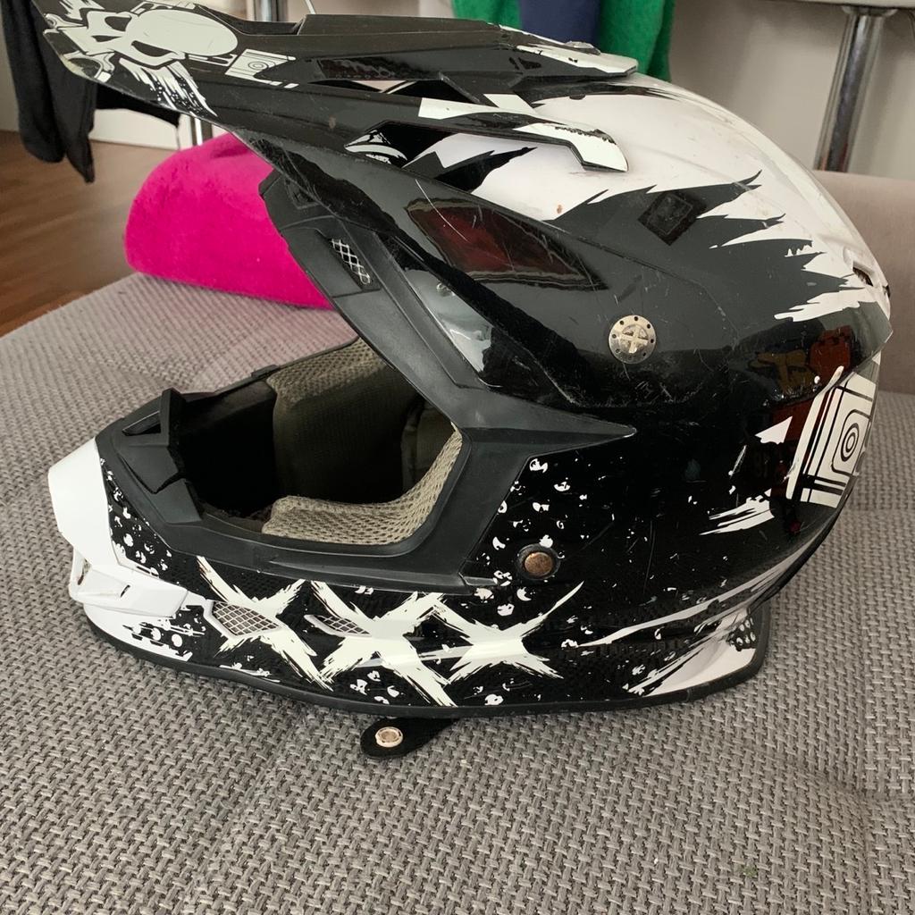 Hiermit verkaufe ich mein Motocross Helm.
Marke: Grenzganger
Größe: L
Gebraucht