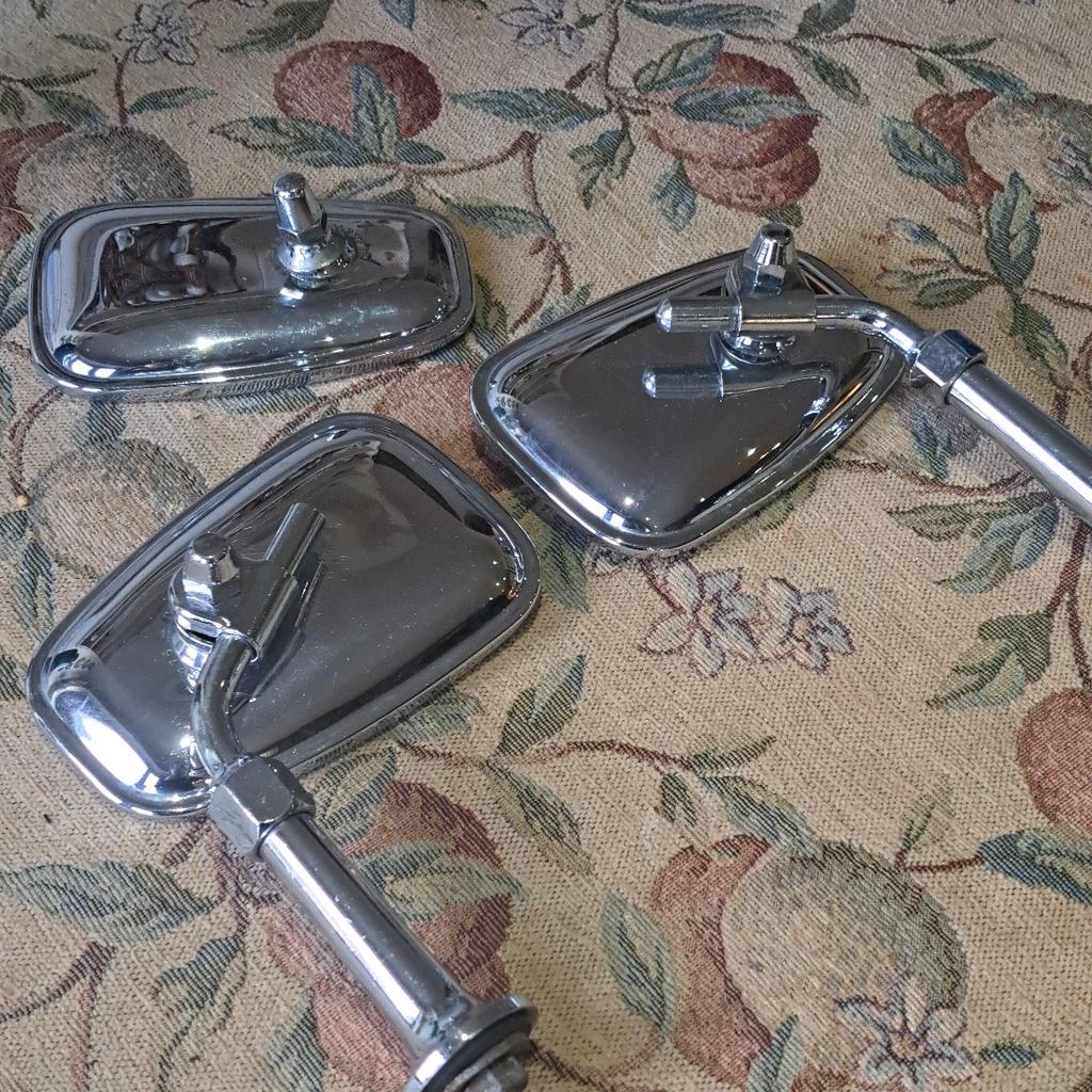 'Desmo' classic car mirrors- a pair with arms, plus a spare glass and back. Old, but in good used condition. These are original and not reproductions. Collection only from Stourbridge. Delivery/postage is not available.