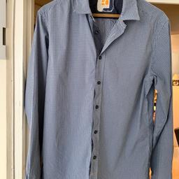 Boss Orange Shirt, M/L
Excellent condition. Unusual detailing to cuffs.
Loads of GENUINE designer men’s clothes for sale of a similar size. If still advertised, still available. THERE WILL BE NO RESPONSE TO “IS THIS STILL AVAILABLE”.
£20