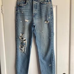 River Island ladies boyfriend jeans ripped knee & frayed bottoms. UK Size 10

Worn once so still in excellent condition.

Cash on pick up. No returns. No time wasters please!!!

PICK UP ONLY RM5