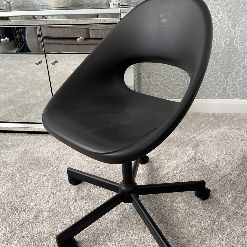 Black Ikea plastic swivel chair. Few light scratches can be seen on photos. From a pet and smoke free home. £45 in ikea wanting £15