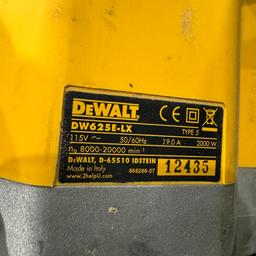DEWALT DW625E-LX 1/2" ,1/4" WARIABLE SPEED PLUNGE ROUTER 110V-1850W HARDLY USED GOOD WORKING ORDER.