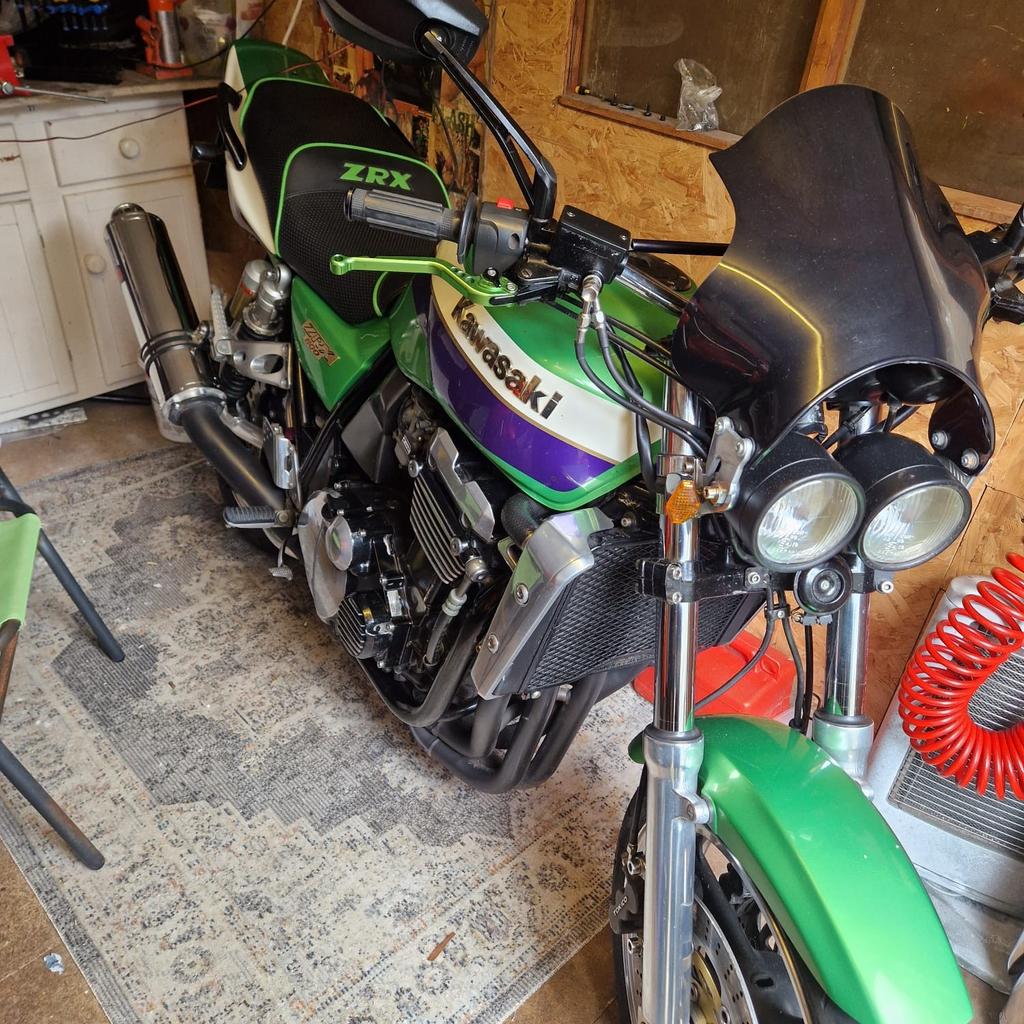 kawasaki zrx 1100
eddie lawson rep in sort after green
24631 miles
will come with new mot
new chain
new front and back tyres
new Dominator r exhaust
£3000
no swaps