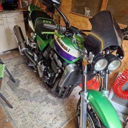 kawasaki zrx 1100
eddie lawson rep in sort after green
24631 miles
will come with new mot
new chain 
new front and back tyres
new Dominator r exhaust
£3000
no swaps