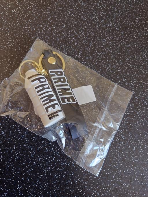 Buy & Sell Leicestershire Charnwood - Photos for White/black prime bottle keyring