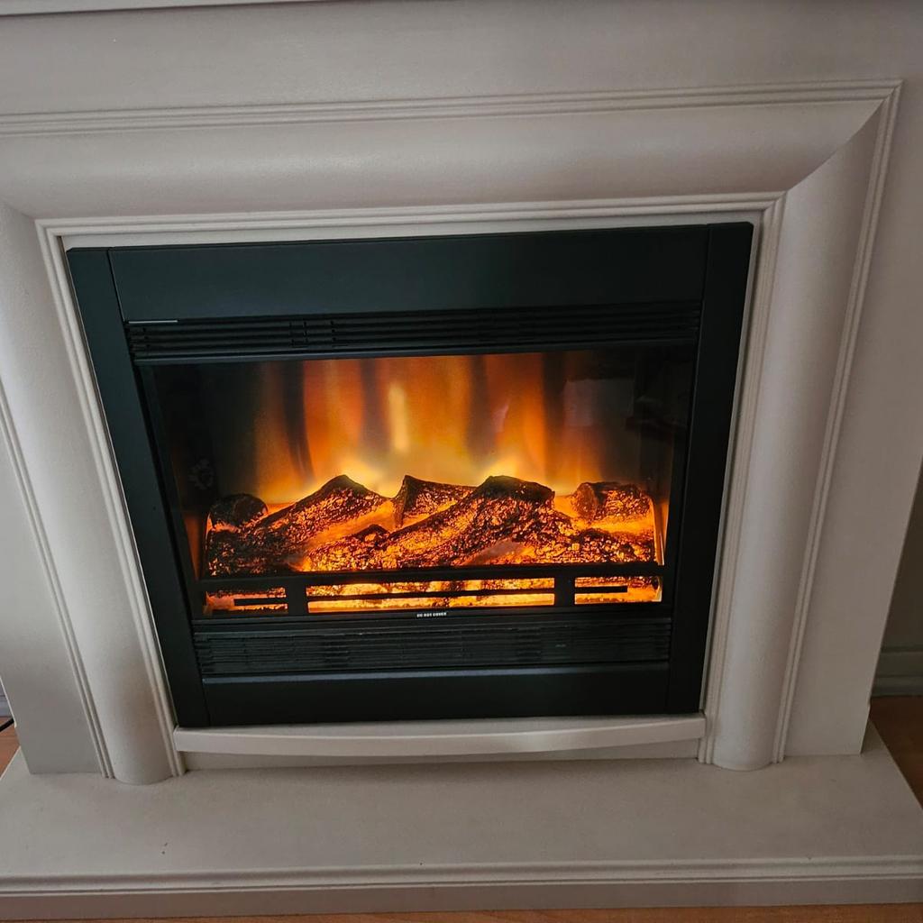 Electric fire with log and flame effect. Good condition, only one minor scuff on the bottom.
H98 - W117 - D33.
Suitable for lounge or dining room.
Cash on collection only.