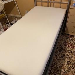 Metal Silver Single Bed Frame
(MATTRESS NOT INCLUDED)

Collection Tamworth (B79)