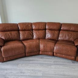 Daytona dfs curved leather sofa,
4 seater, power double recliner
Height 102cm
Width 323cm
Depth 92cm x 157cm
Internal width 225cm
Seat height 48cm
Seat depth 55cm
Arm height 61cm

We had it for 3 years and it's in great condition and quality, except minor changes to 2 of the seats leather.
Bought for more than £2000 and currently retails at £2200.
Selling due to room redesigning.

Reasonable offers welcomed.