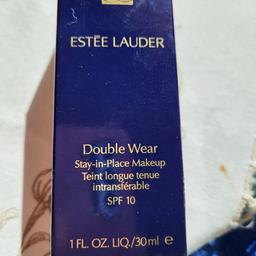Make-up von Estee Lauder Double Wear stay-in-place mit der Farbe pale almond 2C2.

Das Make-up ist neu, wurde lediglich EINMAL getestet. Für mich nicht die geeignete Farbe.

Dies ist ein Privatverkauf, somit keinerlei Haftung meinerseits.

Abholung/Versand.