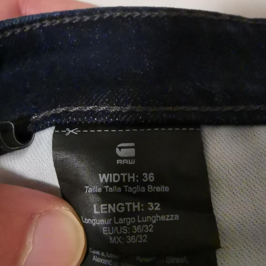 Verkaufe hier eine G Star Raw Jeans W36 L32. Die Hose ist wurde wenige Male getragen, weist aber keine Gebrauchsspuren auf.

Neupreis der Hose war 100€

Versand und Abholung möglich
Versandkosten trägt der Käufer