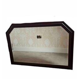 Vintage Bevelled Overmantel Wall Mirror

Octagonal shaped top

Polished Mahogany/walnut frame

W: 104cm H: 73cm