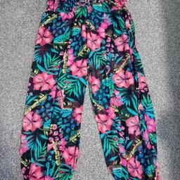 Floral Side Split Beach Pants
Size Small (8 - 12) / Elasticated Waist Band
Worn twice on holiday only 
Perfect Condition