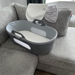 grey Snuz moses basket includes, stand, mattress protector, sheets and liner.
excellent condition