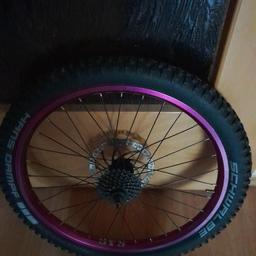 zum Verkauf steht hier eine lilane Hinterradfelge 24 Zoll mit Scheibenbremse müsste neu gespannt werden die Felge müsste vor Ort abgeholt werden