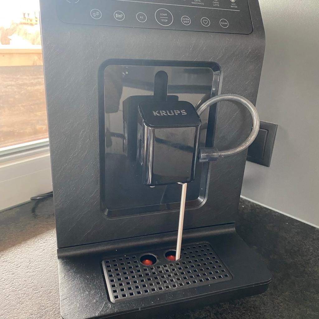 Kaffeevollautomat von Krups, 1 Jahr alt, nicht oft benutzt