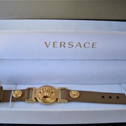 Biete ein Versace Armband mit Etui ORIGINAL
Wurde nicht oft getragen ....