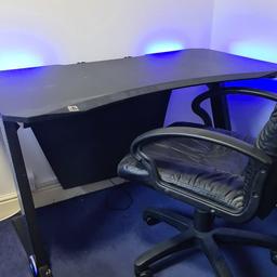 gaming desk and chair