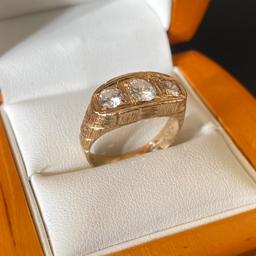9ct Gold Gypsy Ring 

Ring size P

£110

Payment:

Paypal (F&F)

Or

Bank transfer