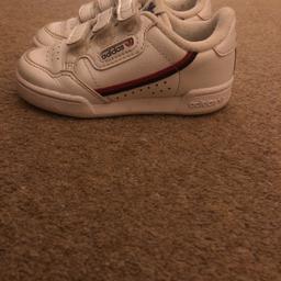This is a good pair of toddlers adidas white trainers size 7 in good used condition.
Collection can be made or Royal Mail signed for £4.69
