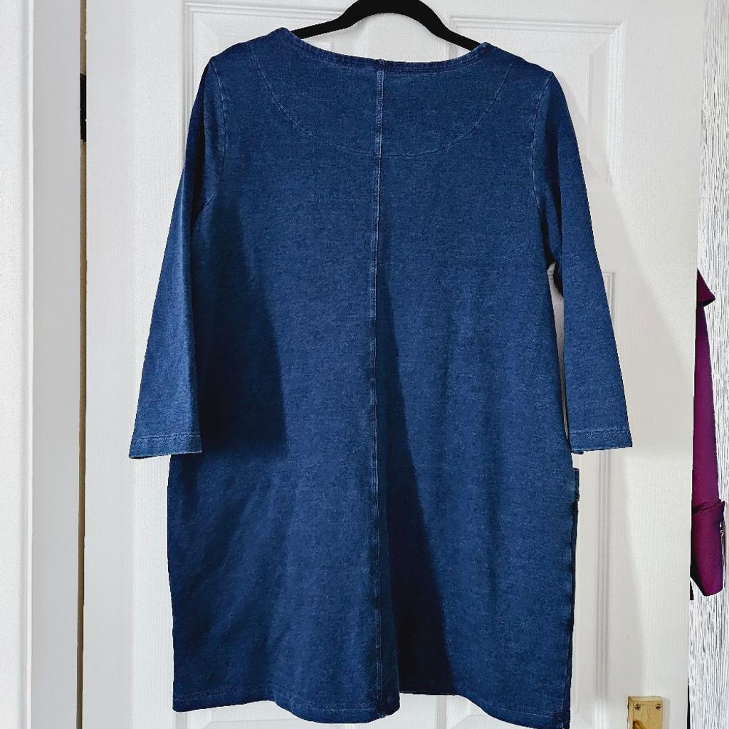 Denim dress, slightly stretchy material, 2 front pockets, 3 quarter sleeves, easy wear pull on style, size 14..like new.

cash and collection only, thanks.
possible delivery to Conisbrough on Saturday mornings only around 11 am.